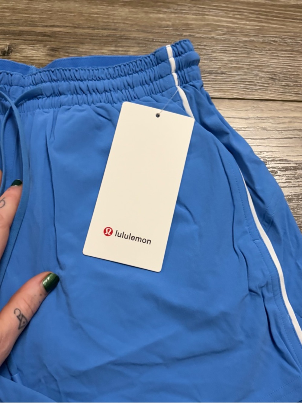 NWT Lululemon Court Rival High-Rise Short 3" (Pool Party/White) Size 4 - Picture 9 of 10